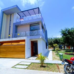 Casa en venta en 𝑈𝑟𝑏. 𝑅𝑜𝑠𝑎𝑠 𝑑𝑒𝑙 𝑉𝑎𝑙𝑙𝑒, 𝑇𝑟𝑢𝑗𝑖𝑙𝑙𝑜